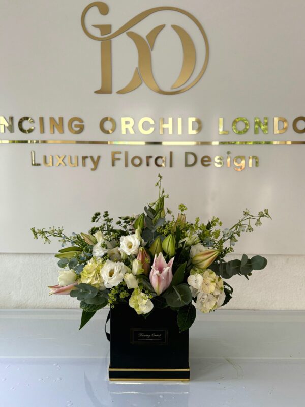Safura flower vase