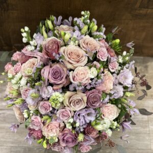 Soft Bloom Luxury Box